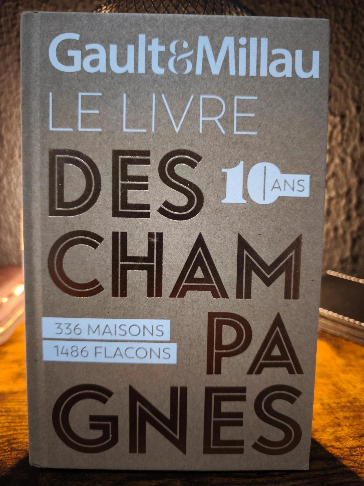 Gault et Millau le livre des champagnes 2023